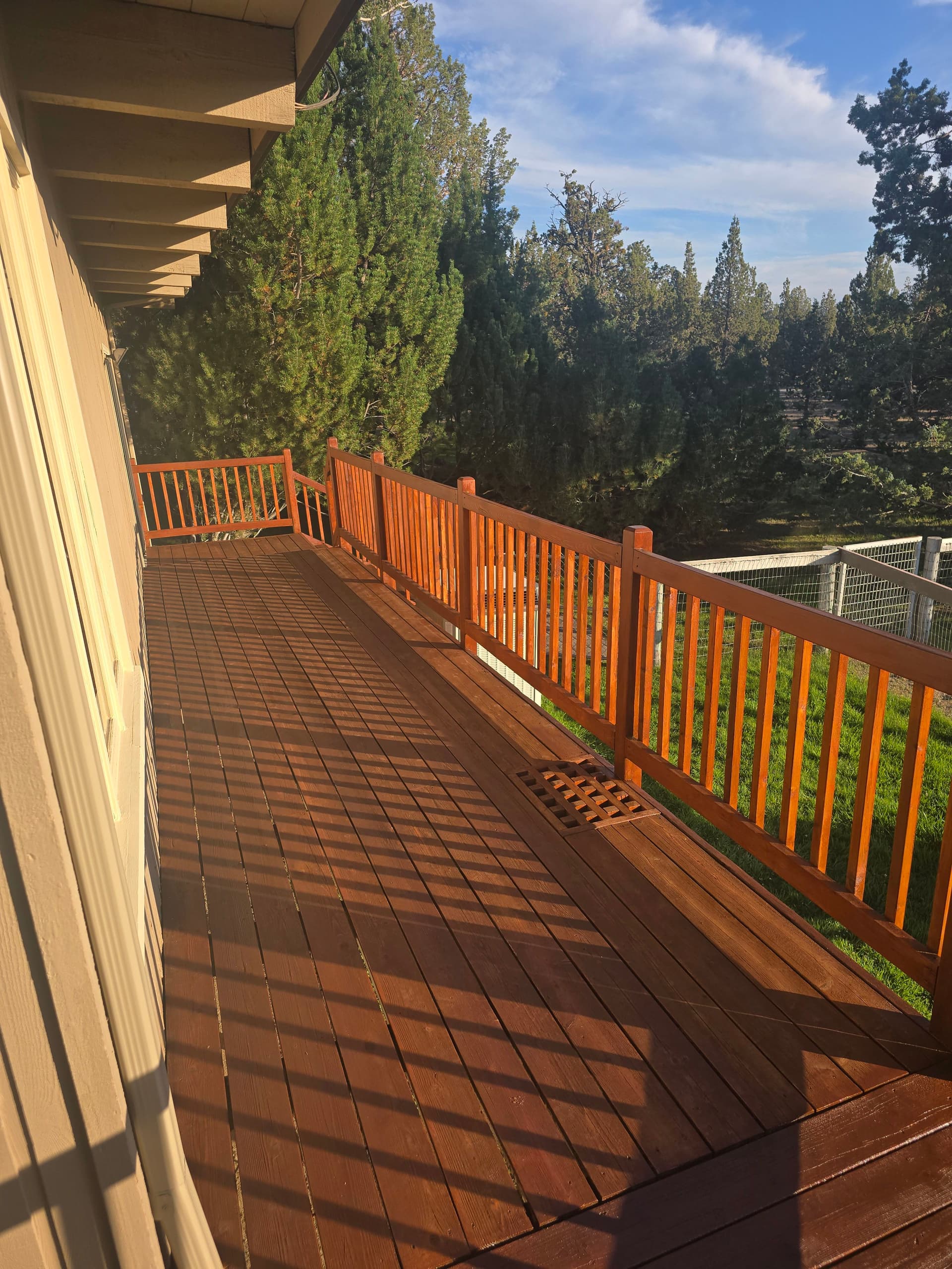 Gallery photos for 900 Square Feet of Deck Staining Done Right in Bend: Image #4