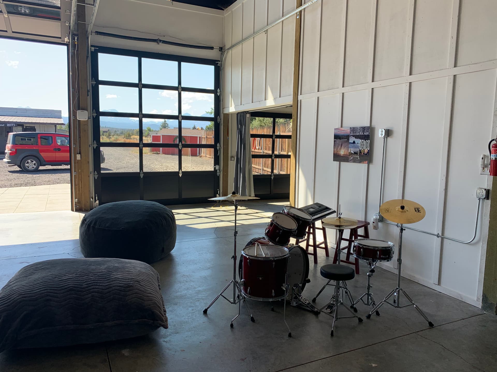 Gallery photos for Pole Barn Turned Full Living and Entertainment Space: Image #5