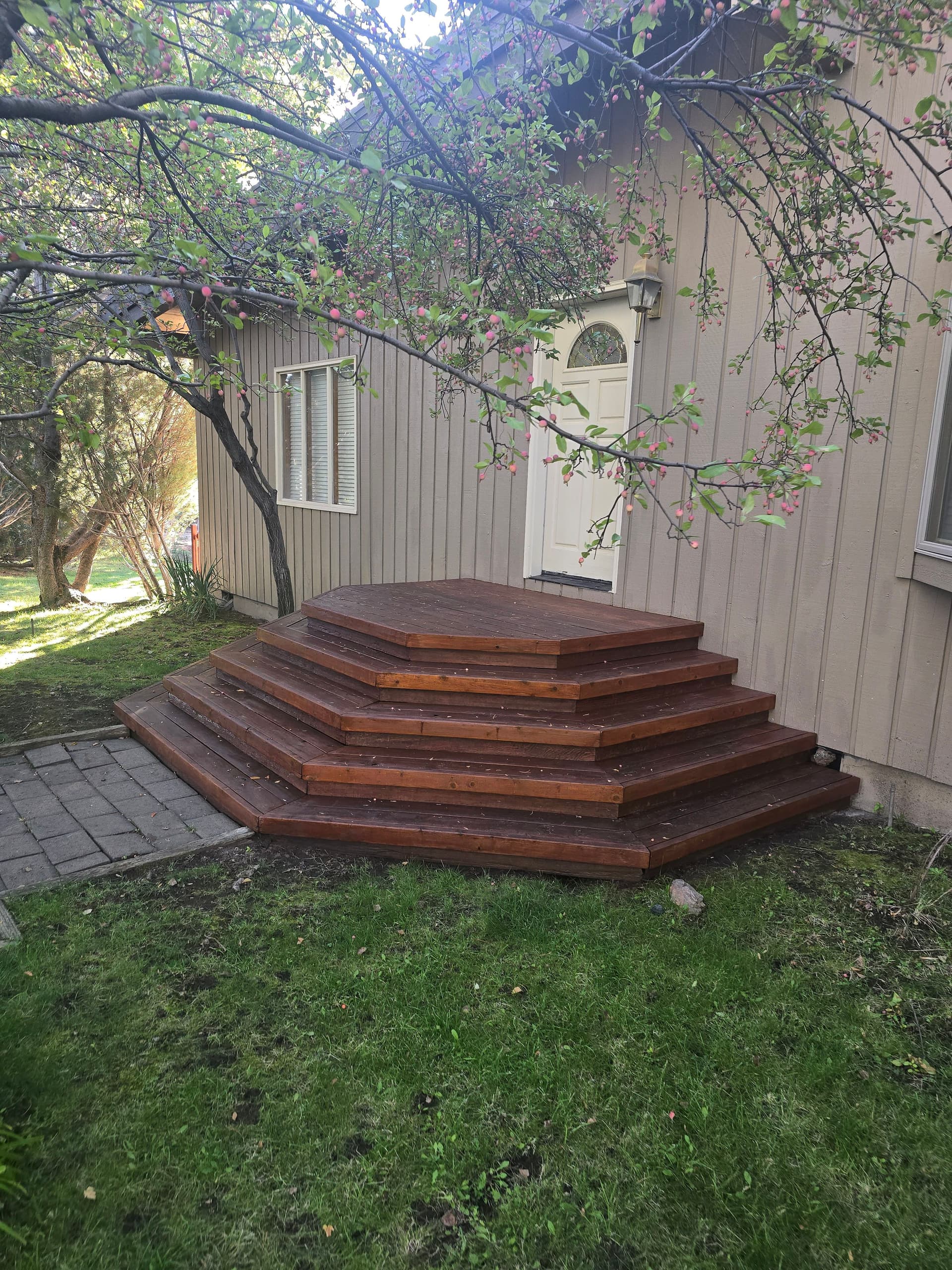 Gallery photos for 900 Square Feet of Deck Staining Done Right in Bend: Image #2
