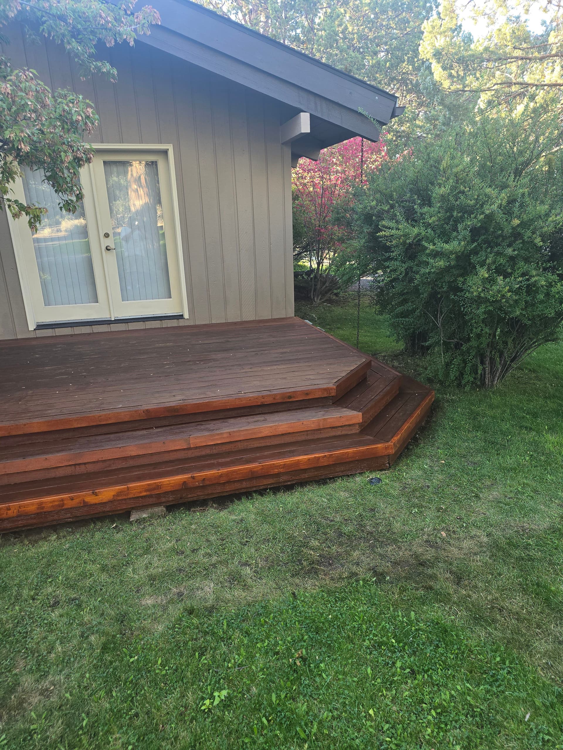 Gallery photos for 900 Square Feet of Deck Staining Done Right in Bend: Image #1
