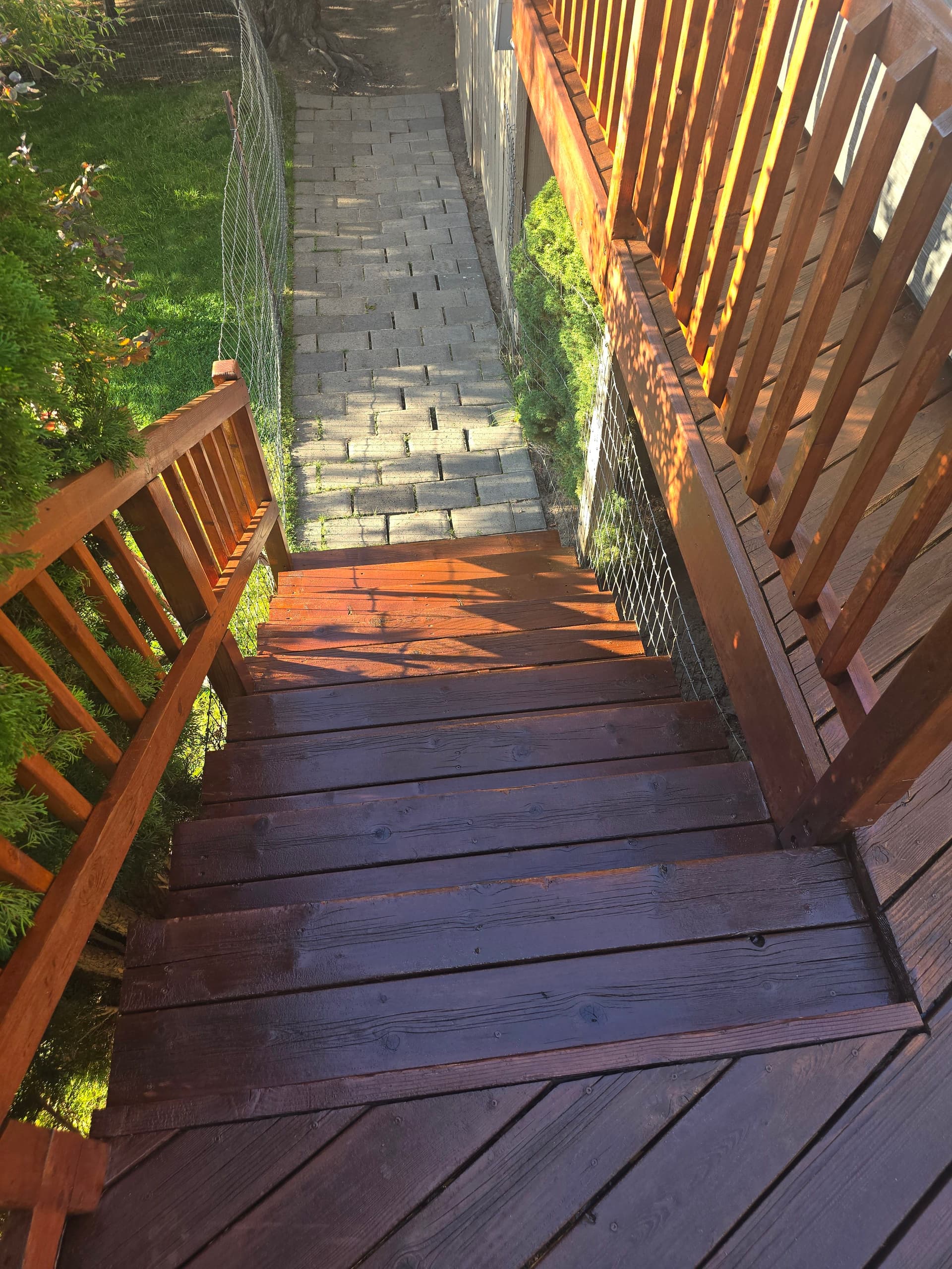 Gallery photos for 900 Square Feet of Deck Staining Done Right in Bend: Image #6