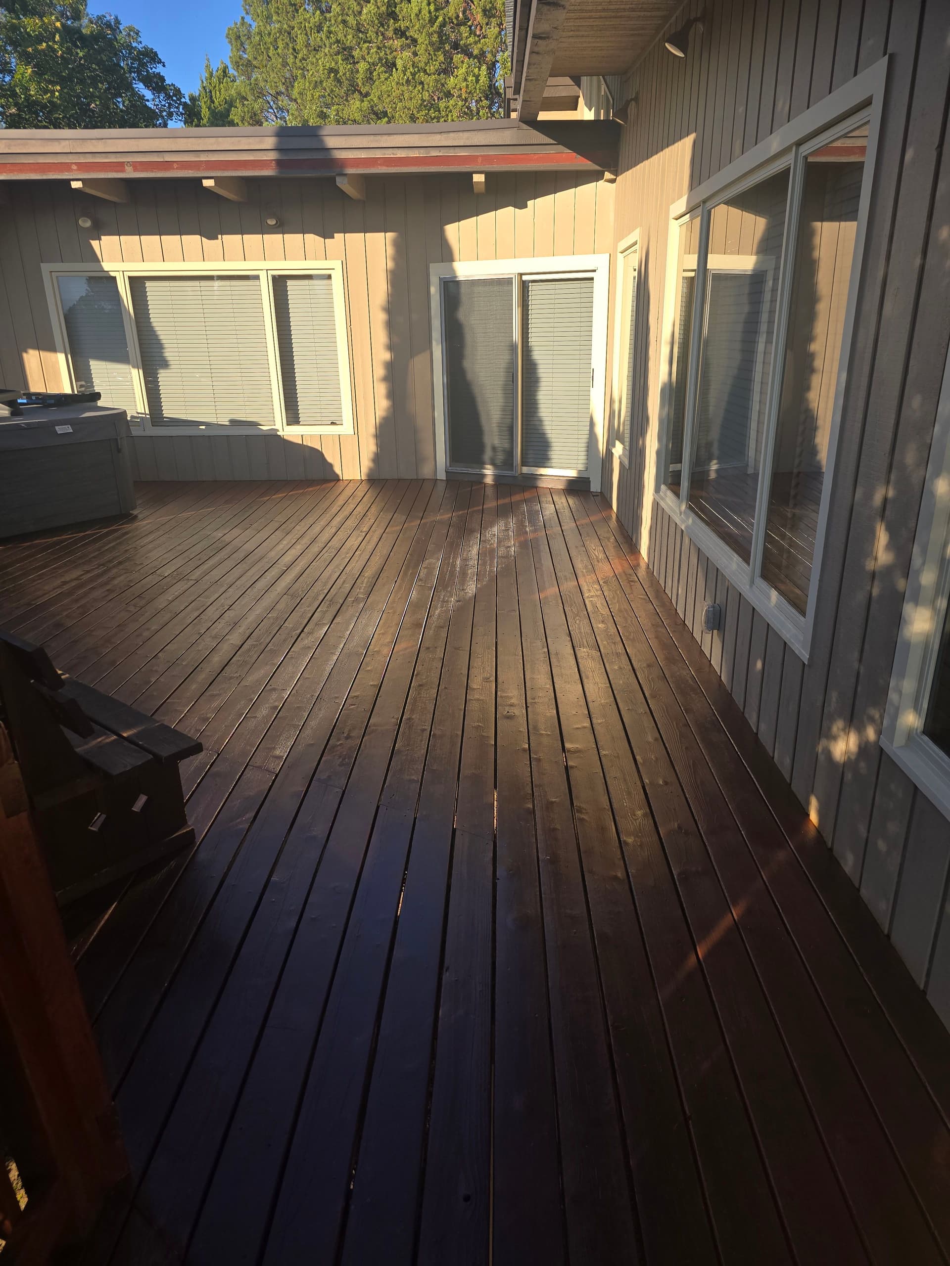 Gallery photos for 900 Square Feet of Deck Staining Done Right in Bend: Image #5