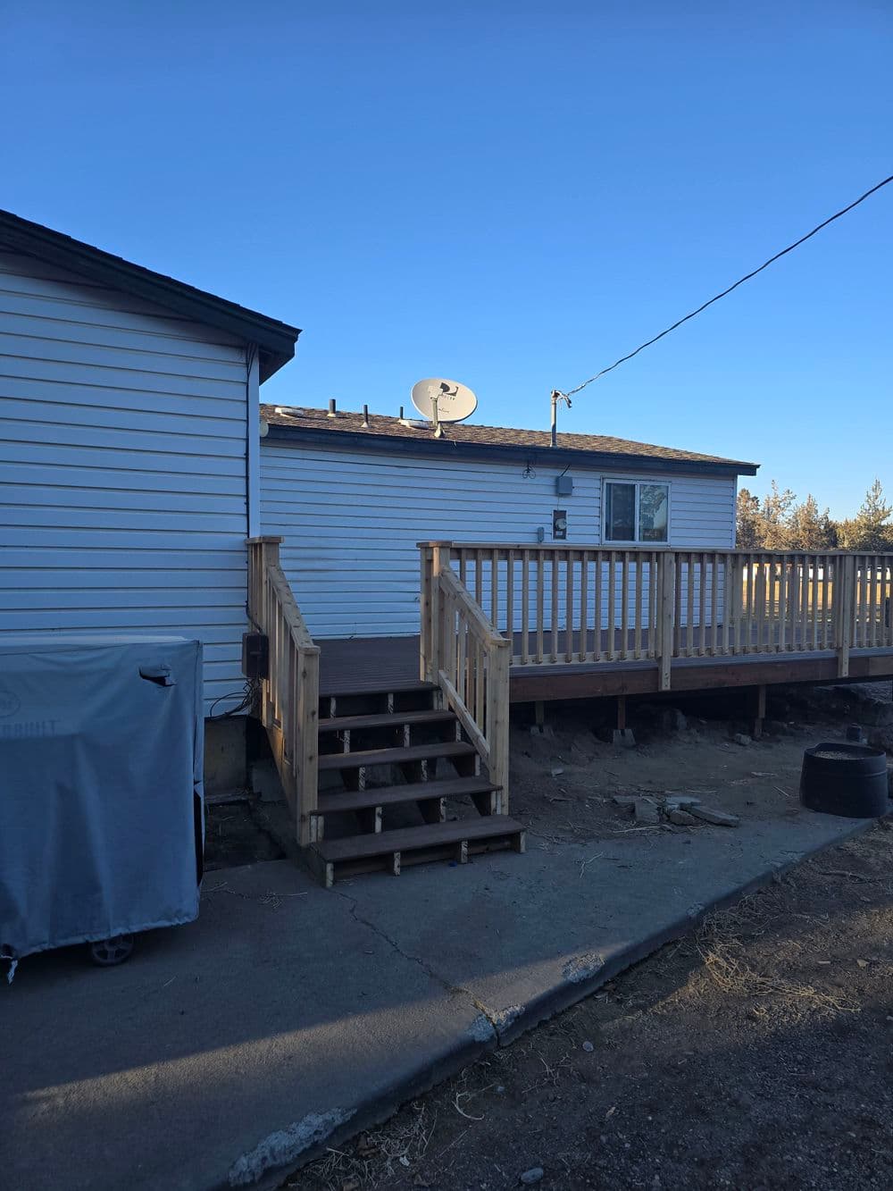 Full-Length Deck Install on a Bend OR Rural Home image