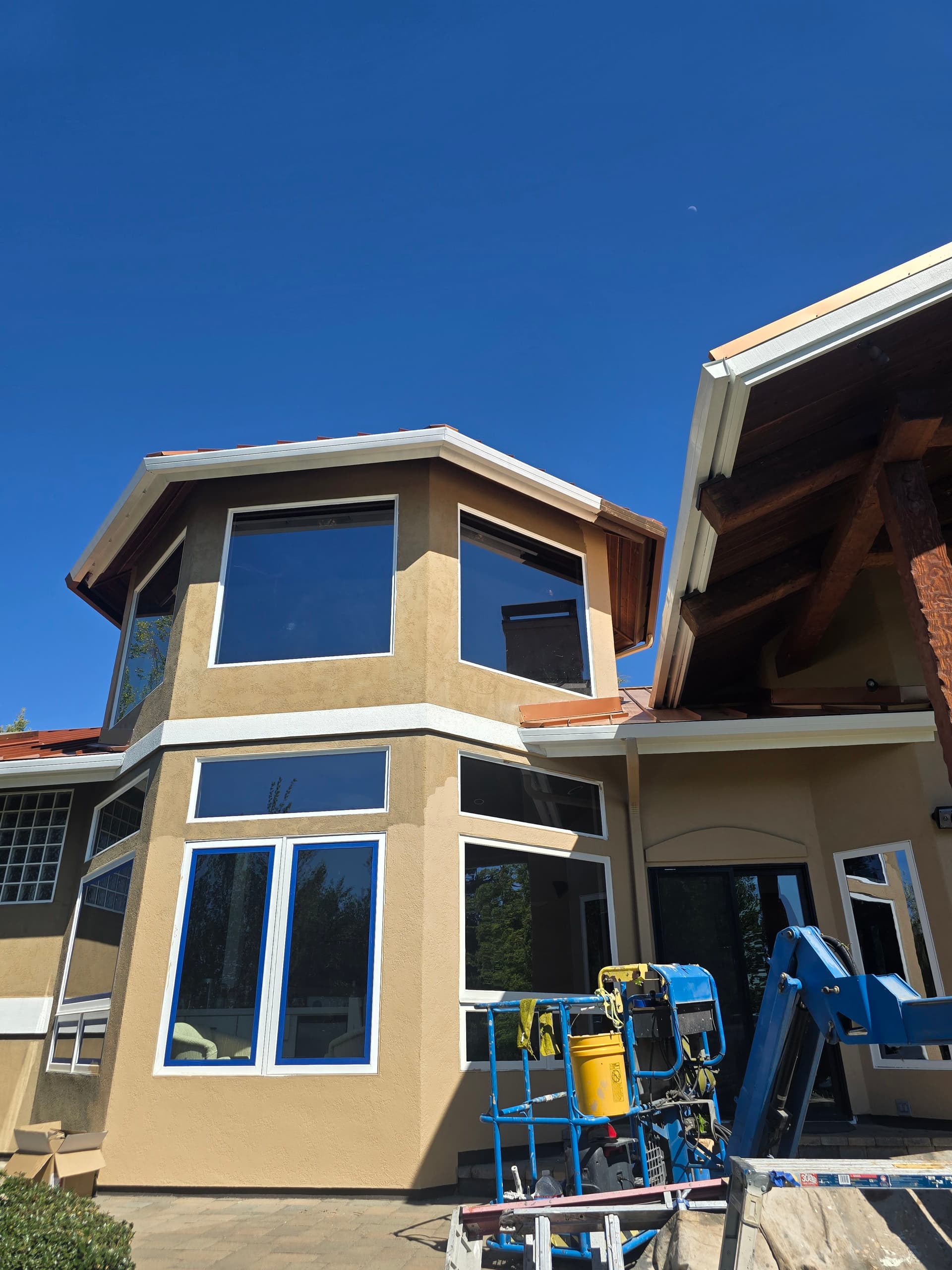 Gallery photos for Full Exterior Paint Update on a 6,000 Sq. Ft. Stucco Home in Bend: Image #2